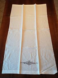 Asciugamani bianchi 100% lino e cantù ricamati