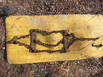 CATENE O CINGOLI PER LA NEVE O FANGO