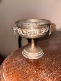 Piccolo soprammobile antico in metallo argentato