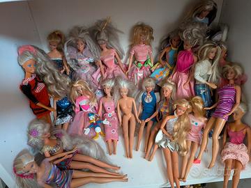 Lotto di 22 Bambole