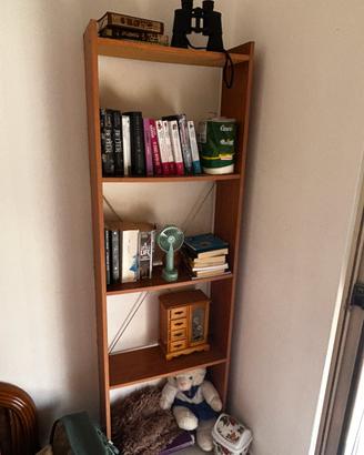 Libreria a 4 ripiani/scaffali