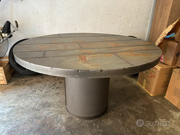 Tavolo Moderno Tondo In Metallo Ø 130x75cm