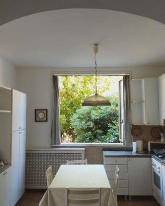 Appartamento cinque stanze con giardino