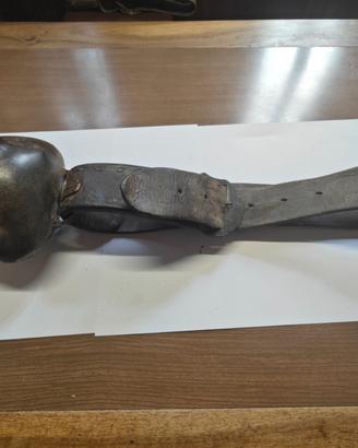 Campanaccio in acciaio al carbonio fatto a mano.