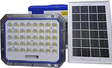 FARO LED DA ESTERNO DA 500W CON PANNELLO SOLARE
