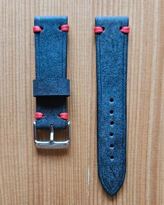 cinturino artigianale in pelle per orologio 
