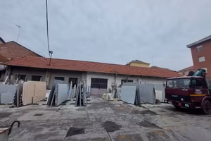 Immobile di 660 m² a Asti
