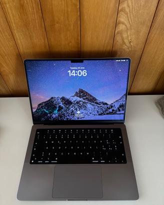 Apple MacBook Pro 14” M1 Pro, 16 GB, Argento