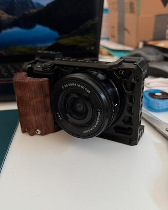 Sony A6400 (ILCE-6400) + Obbiettivo Sony 16-50mm