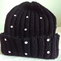 Cappello nero in acrilico, usato pochissimo