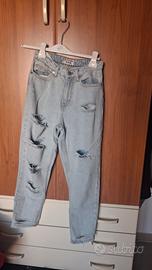 jeans strappati 