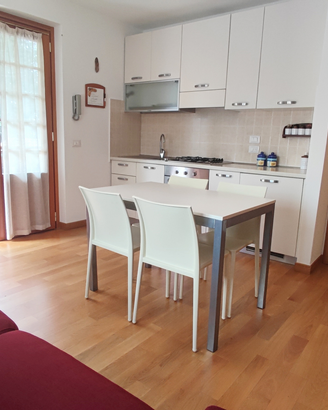 Casa vacanza +box+giardino