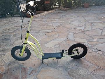 monopattino a spinta