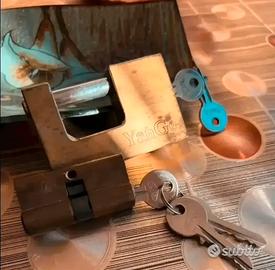 LUCCHETTO & CILINDRO X SERRATURA.