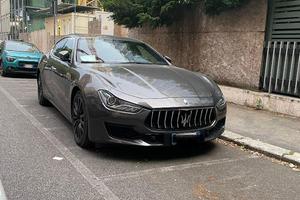 Auto Maserati Ghibli