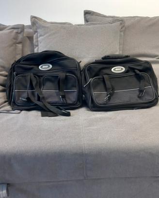 Borse da moto universali Givi.