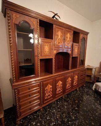 Parete attrezzata classica in legno con vetrine