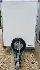 Rimorchio con motori mover per piccoli spostamenti