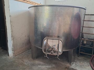 Vasca in acciaio inox per vino