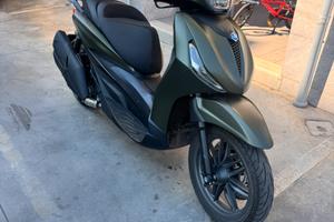 Beverly 400 HPE S 2025 – 2.000 km – Pari al Nuovo