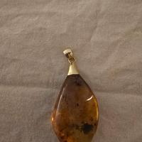Pendente in ambra