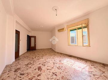 3 LOCALI A PALERMO