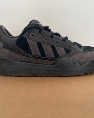 Adidas ADI2000 “Triplo Nero” Sneakers