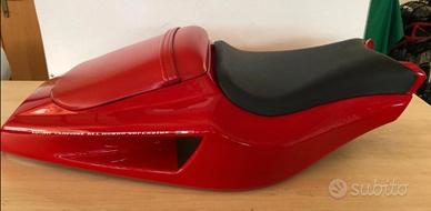 codino e selle Ducati 748