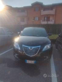 lancia y 1.3 Multijet 95 CV tettuccio 