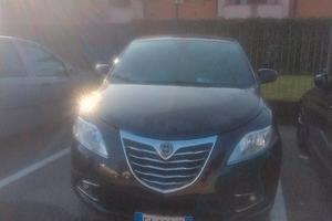 lancia y 1.3 Multijet 95 CV tettuccio 