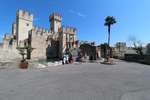 ALBERGO A SIRMIONE