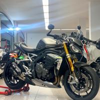 TRIUMPH SPEED TRIPLE 1200 RS OHLINS BREMBO FINANZI
