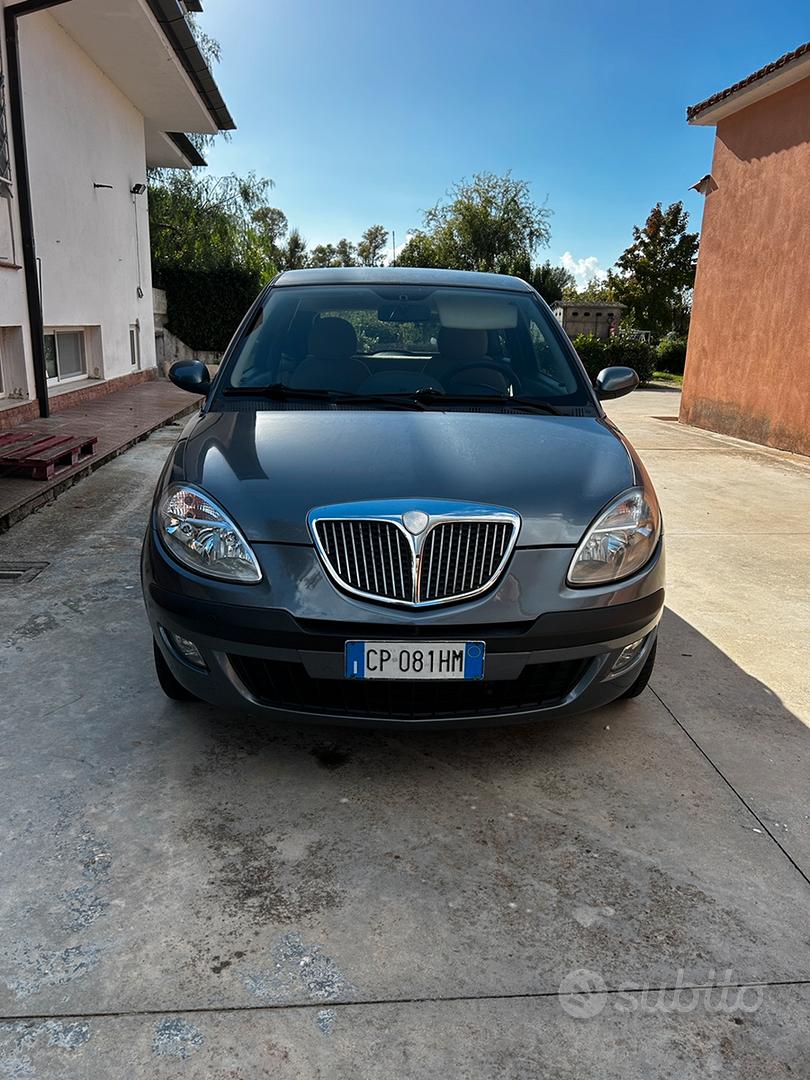 Lancia Ypsilon