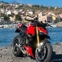 Ducati Streetfighter V4s