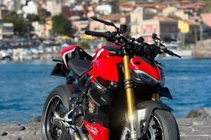 Ducati Streetfighter V4s