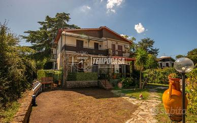 APPARTAMENTO BUONE CONDIZIONI IMMERSO NEL VERDE