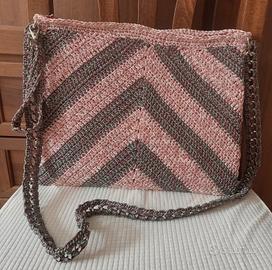 pochette triplo indosso all'uncinetto 