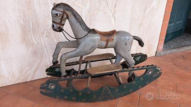 cavallo a dondolo primi 900