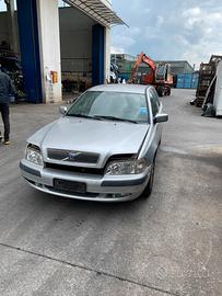Ricambi volvo v40 2002