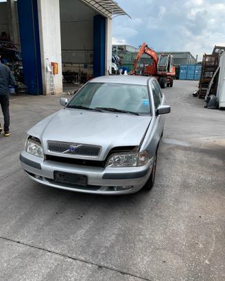 Ricambi volvo v40 2002