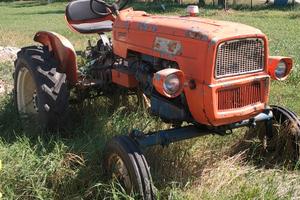 TRATTORE AGRICOLO FIAT 215