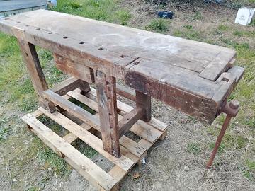 Antico banco da falegname 