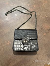 Borsetta tracolla in ecopelle nera