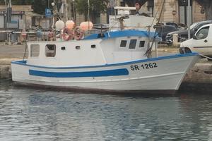 barca da pesca professionale 