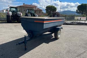 Rimorchio per uva