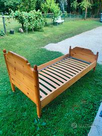 letto singolo stile casera o baita