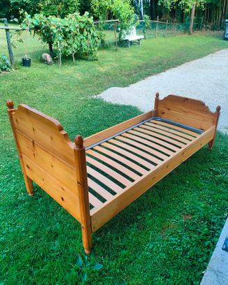 letto singolo stile casera o baita