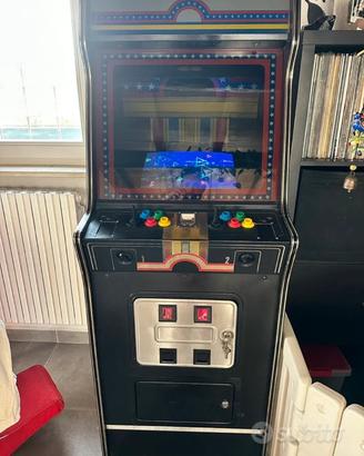 Cabinato vintage anni 80 con tubo catodico 15’