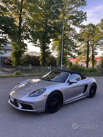 PORSCHE 718 BOXSTER