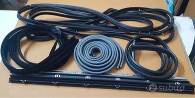 KIT GUARNIZIONI COMPLETO EST/ INT RASCHIAVETRO SX+